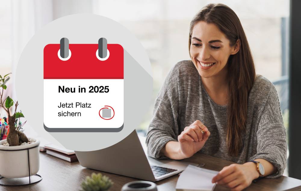 Frau arbeitet gut gelaunt im Homeoffice